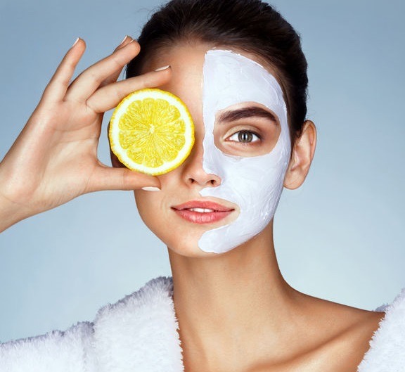 Kosmetische Gesichtsbehandlung