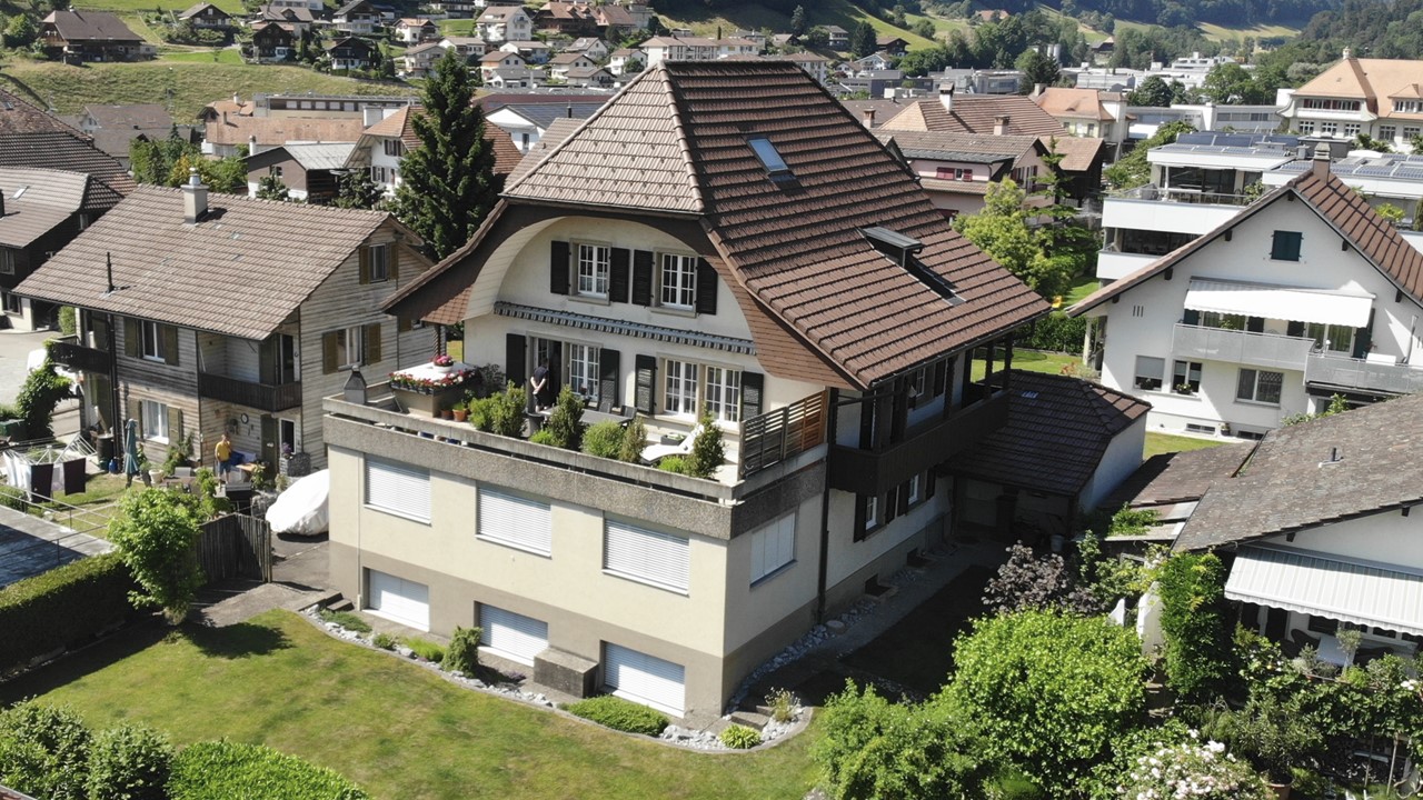 Wohn- und Geschäftshaus